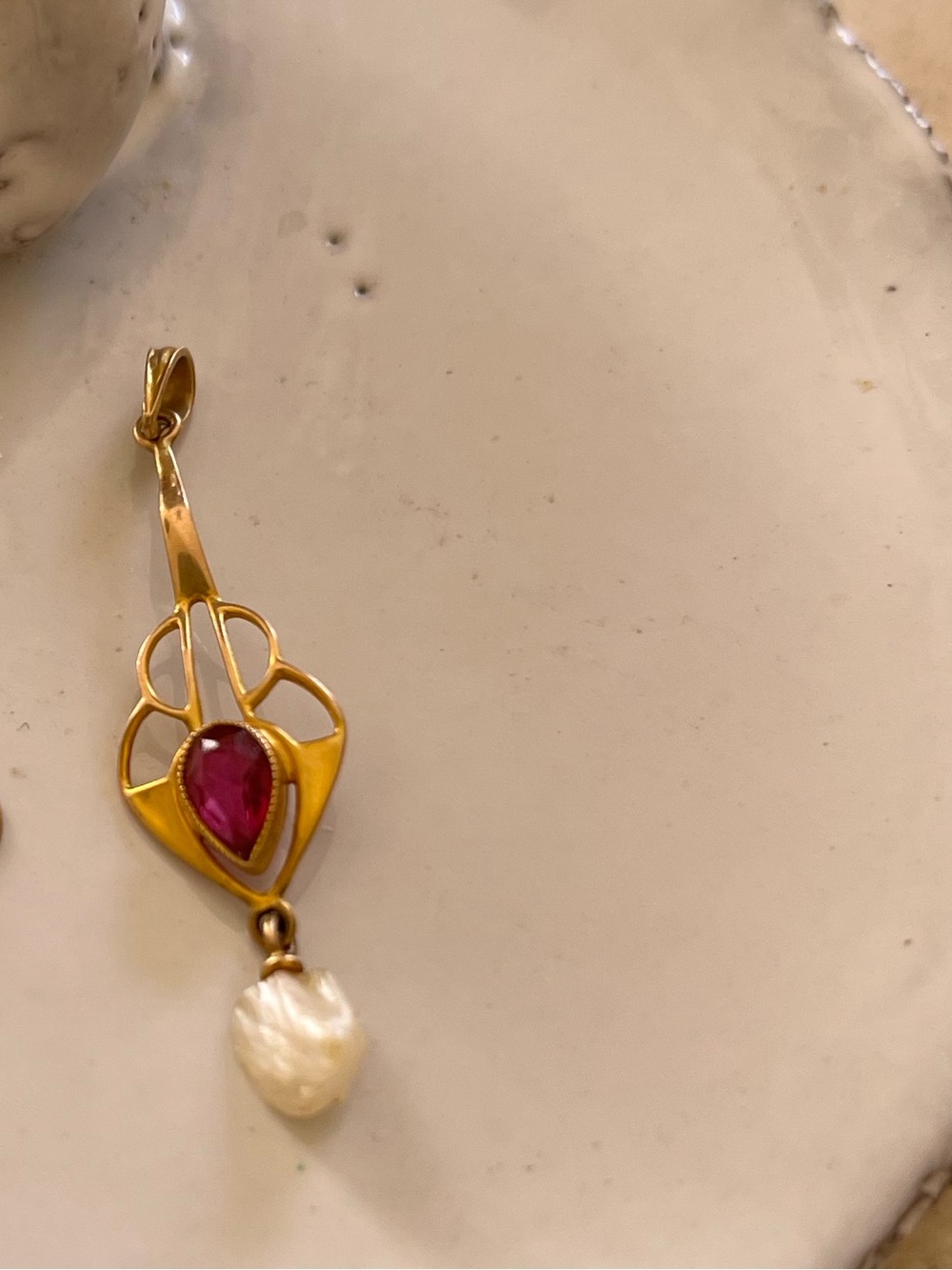 Vintage 10K yellow gold pendant with pink stone and pearl or shell chip~ - Picture 8 of 8